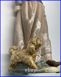 Lladro #2085 Rosita Girl Holding Rose Walking Dog Figure Gres Finish 14 Statue