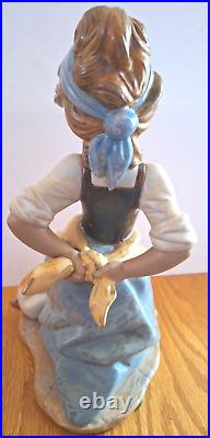 Lladro #2096 KITCHEN MAID WITH DOG Figurine Gres Finish Hand Made Spain Retired