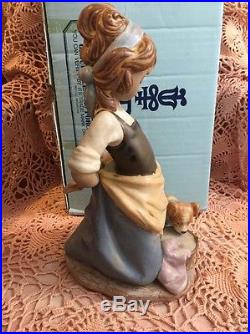 Lladro 2096 Kitchen-Maid with Dog, Mint Condition! Gres! Blue Lladro Box