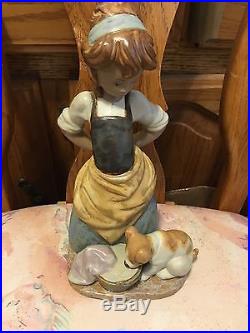 Lladro 2096 Kitchen-Maid with Dog, Mint Condition! Gres Finish! No Box