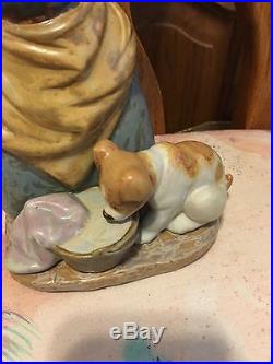 Lladro 2096 Kitchen-Maid with Dog, Mint Condition! Gres Finish! No Box