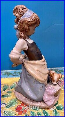 Lladro 2096 Nosy Puppy GRES Finish Figurine Kitchen Maid With Dog 1978-1993