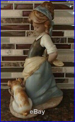 Lladro 2096 Nosy Puppy GRES finish figurine kitchen maid w dog MWOB, RV$450