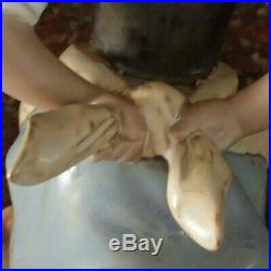 Lladro 2096 Nosy Puppy GRES finish figurine kitchen maid w dog MWOB, RV$450