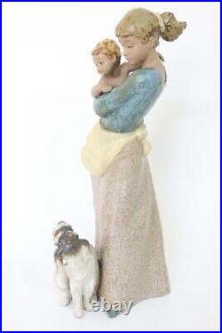 Lladro # 2187 Jealous Friend Gres Finish, Mother with Child & Dog, Retired 1995