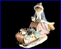 Lladro 2234M Playful Push Lladro Winter Eskimo Dogs Sleigh w Box