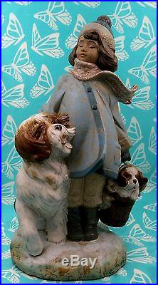 Lladro # 2517 WINTER WIND Girl With Dogs MINT BUY1 GET1 50% OFF