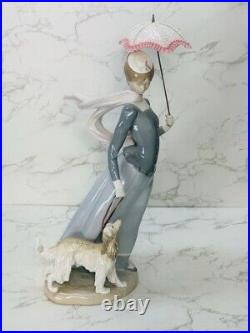 Lladro 4914 Lady with Shawl Dog Parasol Umbrella Porcelain Figurine Read