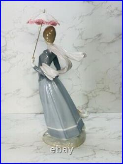 Lladro 4914 Lady with Shawl Dog Parasol Umbrella Porcelain Figurine Read