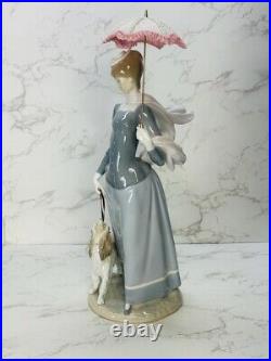 Lladro 4914 Lady with Shawl Dog Parasol Umbrella Porcelain Figurine Read