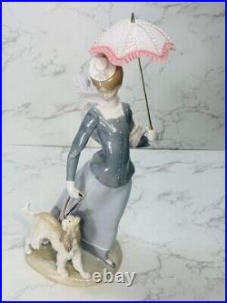 Lladro 4914 Lady with Shawl Dog Parasol Umbrella Porcelain Figurine Read