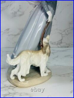 Lladro 4914 Lady with Shawl Dog Parasol Umbrella Porcelain Figurine Read