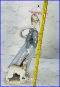 Lladro 4914 Lady with Shawl Dog Parasol Umbrella Porcelain Figurine Read