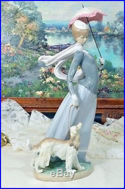 Lladro # 4914 Lady with Shawl and Dog Large figurine 17