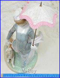 Lladro # 4914 Lady with Shawl and Dog Large figurine 17
