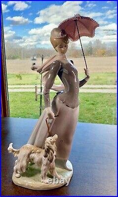 Lladro # 4914 Retired Lady with Shawl, Umbrella and Dog 17 excellent condition