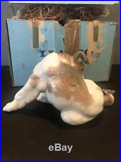 Lladro #4917 Dog & Butterfly 1975 Retired With ORIGINAL BOX Porcelain