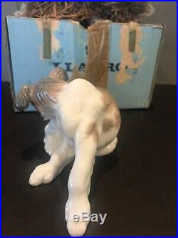 Lladro #4917 Dog & Butterfly 1975 Retired With ORIGINAL BOX Porcelain