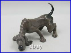 Lladro 5110 Dog Sniffing Bloodhound Porcelain Figurine