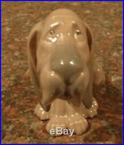 Lladro 5111 Timid Dog adorable bloodhound puppy sitting MIB, RV$495