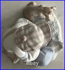 Lladro 5450 I Hope She Does Boy with flower petals & dog MATTE MWOB, RV$715