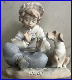 Lladro 5450 I Hope She Does Boy with flower petals & dog MATTE MWOB, RV$715