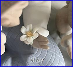 Lladro 5450 I Hope She Does Boy with flower petals & dog MATTE MWOB, RV$715