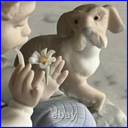 Lladro 5450 I Hope She Does Boy with flower petals & dog MATTE MWOB, RV$715