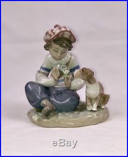 Lladro 5450 I Hope She Does. Figurine Boy Picking Daisy With Dog