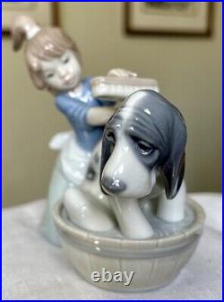 Lladro 5455 Bashful Bather Girl Washing Dog Porcelain Figurine MINT