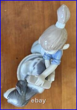 Lladro 5455 Bashful Bather Girl Washing Dog Porcelain Figurine MINT