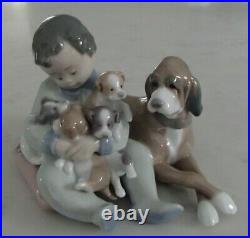 Lladro 5456 New Playmates baby boy with 4 puppies & Mamma dog MWOB, RV$295