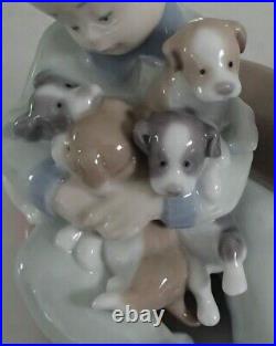 Lladro 5456 New Playmates baby boy with 4 puppies & Mamma dog MWOB, RV$295