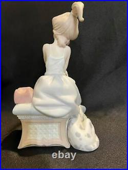 Lladro #5466 Chit Chat Girl With Dog On The Phone No Matte Finish