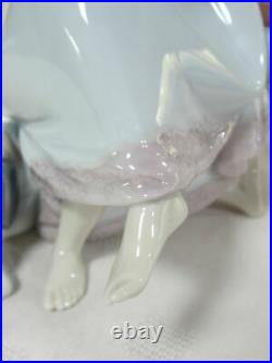 Lladro 5466 Chit Chat Girl on phone with dog at side Mint Condition. Vibrant