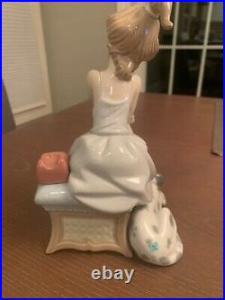 Lladro 5466 Chit Chat Girl on phone with dog at side Mint Condition. Vibrant