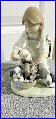 Lladro 5595 Joy in a Basket Retired! Mint Condition! No Box