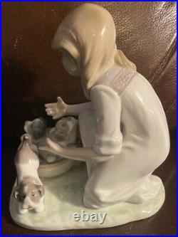 Lladro 5595 Joy in a Basket Retired! Mint Condition! No Box! Signed by J. Lladro