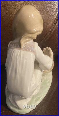 Lladro 5595 Joy in a Basket Retired! Mint Condition! No Box! Signed by J. Lladro