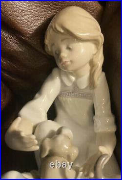 Lladro 5595 Joy in a Basket Retired! Mint Condition! No Box! Signed by J. Lladro