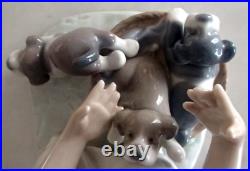 Lladro 5595 Joy in a Basket girl with 3 puppy dogs in a basket MWOB, RV$250