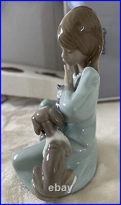 Lladro 5640 Cat Nap Mint Condition, 1990 Retired with original Gray Box