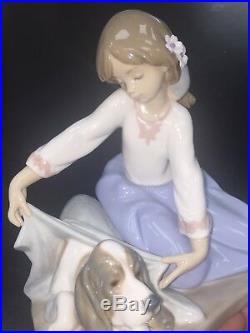Lladro 5688 Dog's Best Friend Girl with Dog 6 1/4 MINT CONDITION