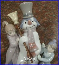 Lladro 5713 The Snowman boy & girl with dog building a Snowman MWOB, RV$495