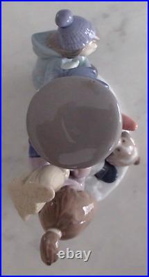 Lladro 5713 The Snowman girl & boy with dog building a snowman MWOB, RV$495