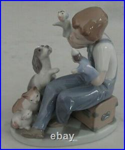 Lladro 5736 Puppet Show boy with 2 puppets a cat, kitten & dog MIB, RV$385