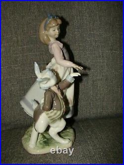 Lladro 5740 Alice in Wonderland. 9 Tall Figurine. Excellent Cond. No Box