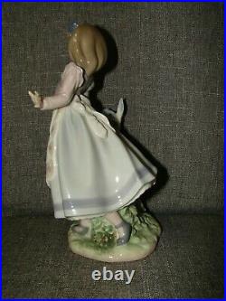 Lladro 5740 Alice in Wonderland. 9 Tall Figurine. Excellent Cond. No Box