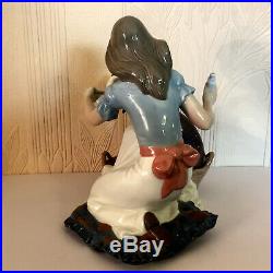 Lladro 5921 TAKE YOUR MEDICINE Girl With Dog Gloss Figurine Excellent Condition