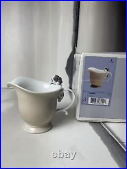 Lladro 6040 Creamer Dog Hanging On Cup NM Condition with Original Box